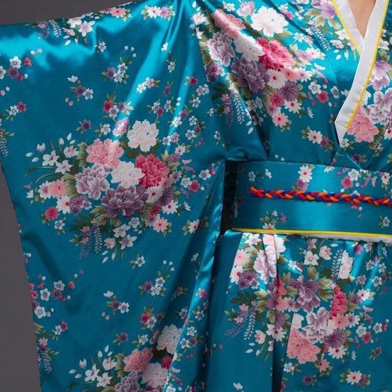kimono femme traditionnel du Japon