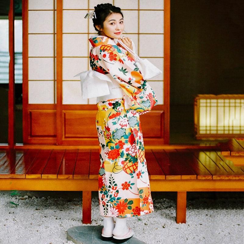 kimono femme japon traditionnel