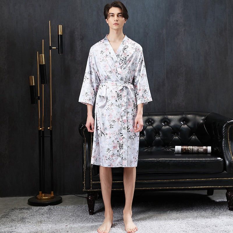 kimono blanc à motifs floraux
