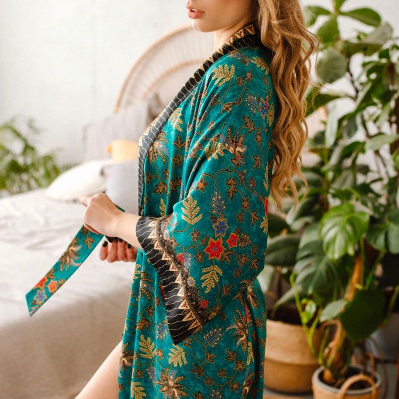 kimono de luxe en soie pour femme