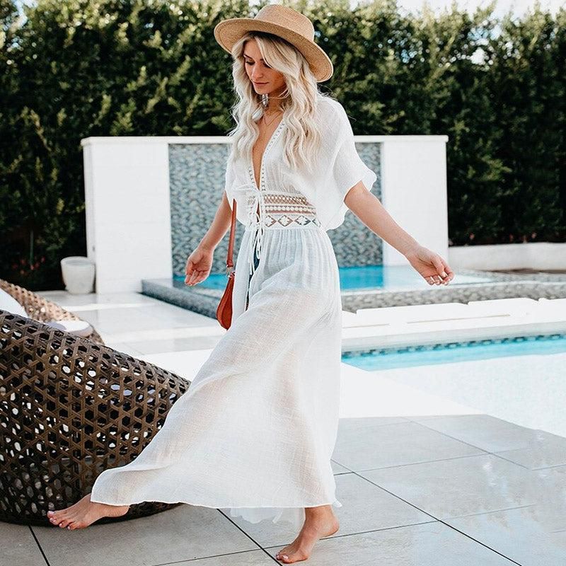 vêtement kimono blanc à manches longues