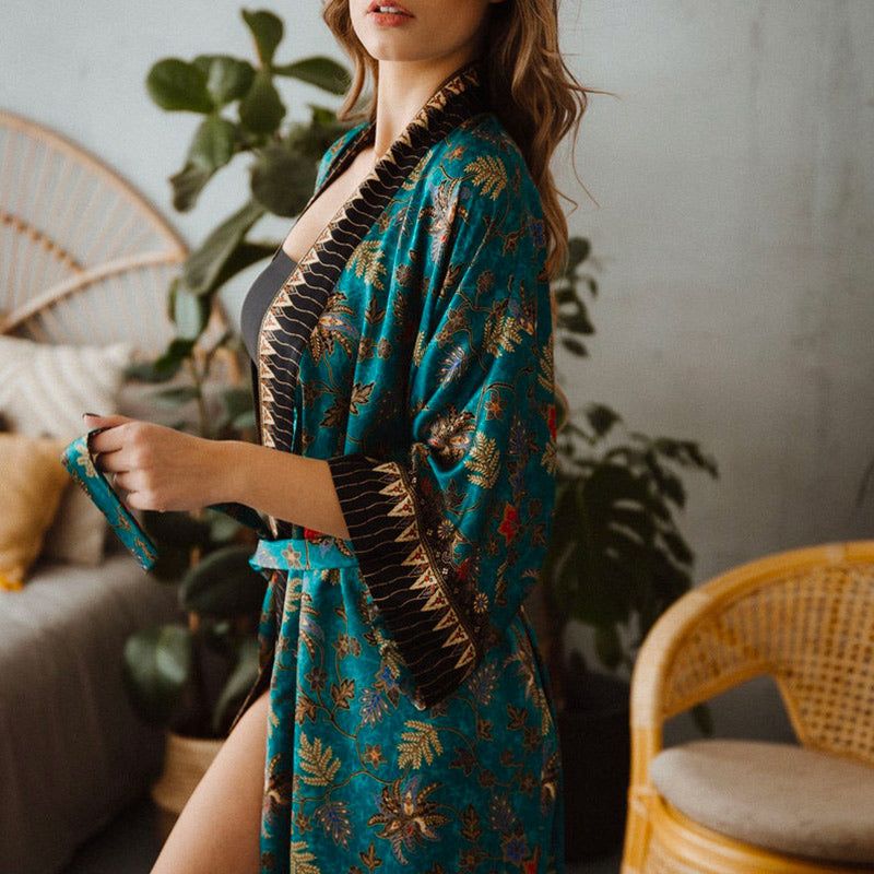 kimono élégant en soie pour femme