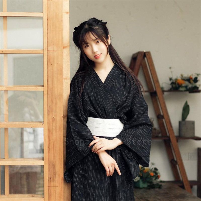 kimono en soie noire femme