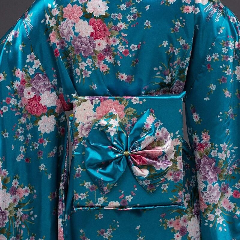 costume traditionnel pour femme au Japon
