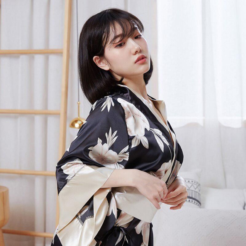 kimono style asiatique femme