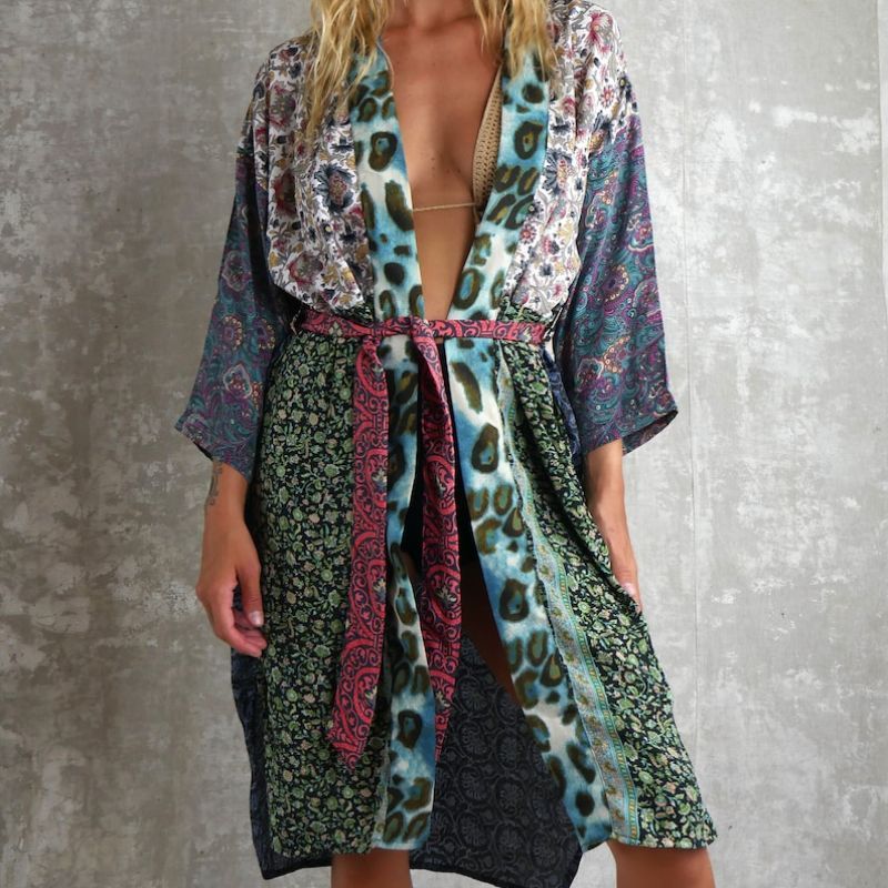 vêtements en soie kimono