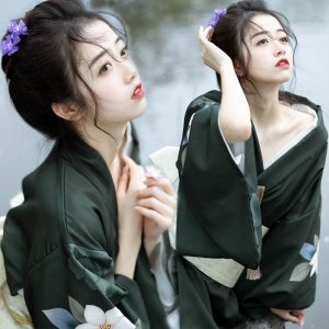 kimono long noir japonais fleuri