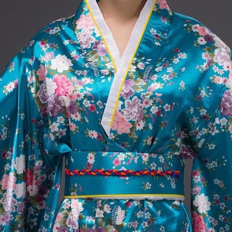 costume kimono traditionnel japonais femme