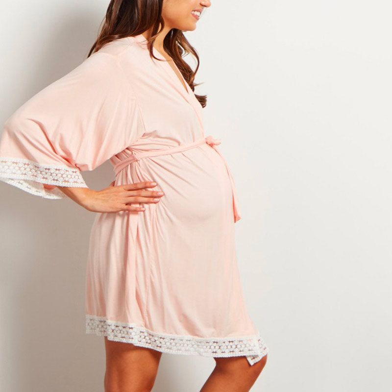 peignoir élégant pour femme enceinte