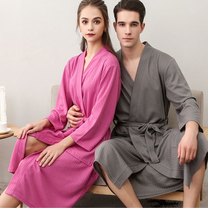 peignoir violet pour hommes et femmes