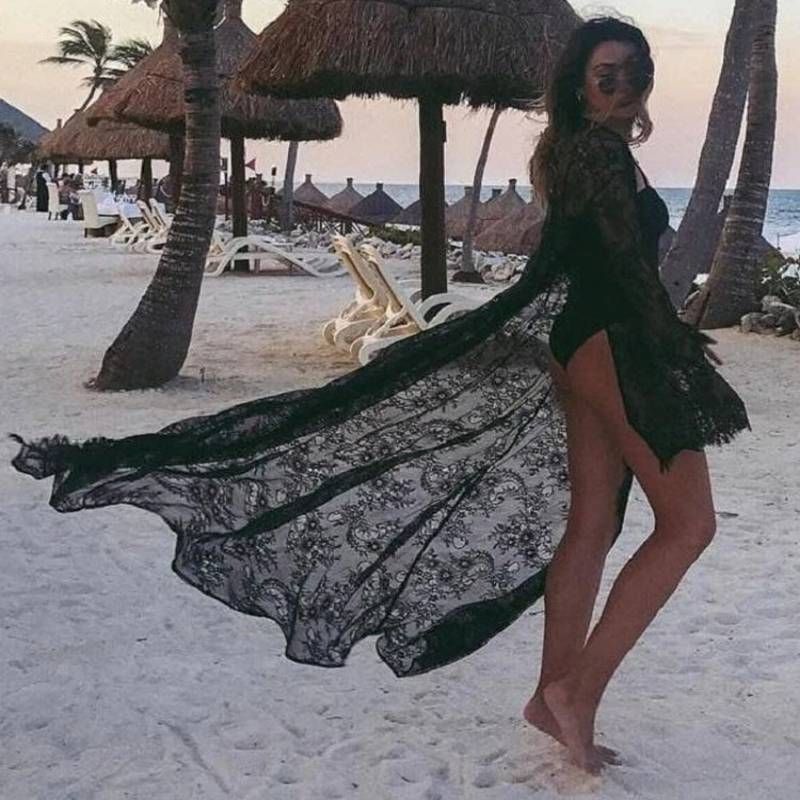 kimono noir à dentelle pour l'été