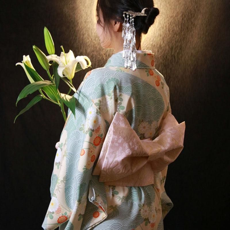 robe kimono et dentelle mariée