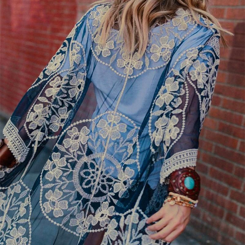 veste blanche en dentelle