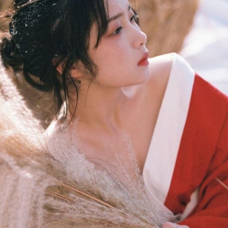 vêtement traditionnel japonais rouge