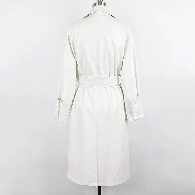 vêtement féminin manteau blanc long