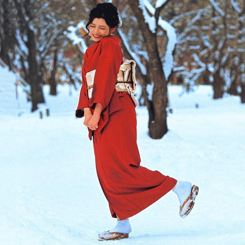 vêtement japonais en rouge