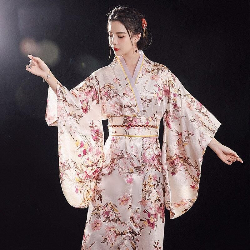 vêtement japonais blanc