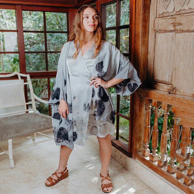 vêtements en soie blanc